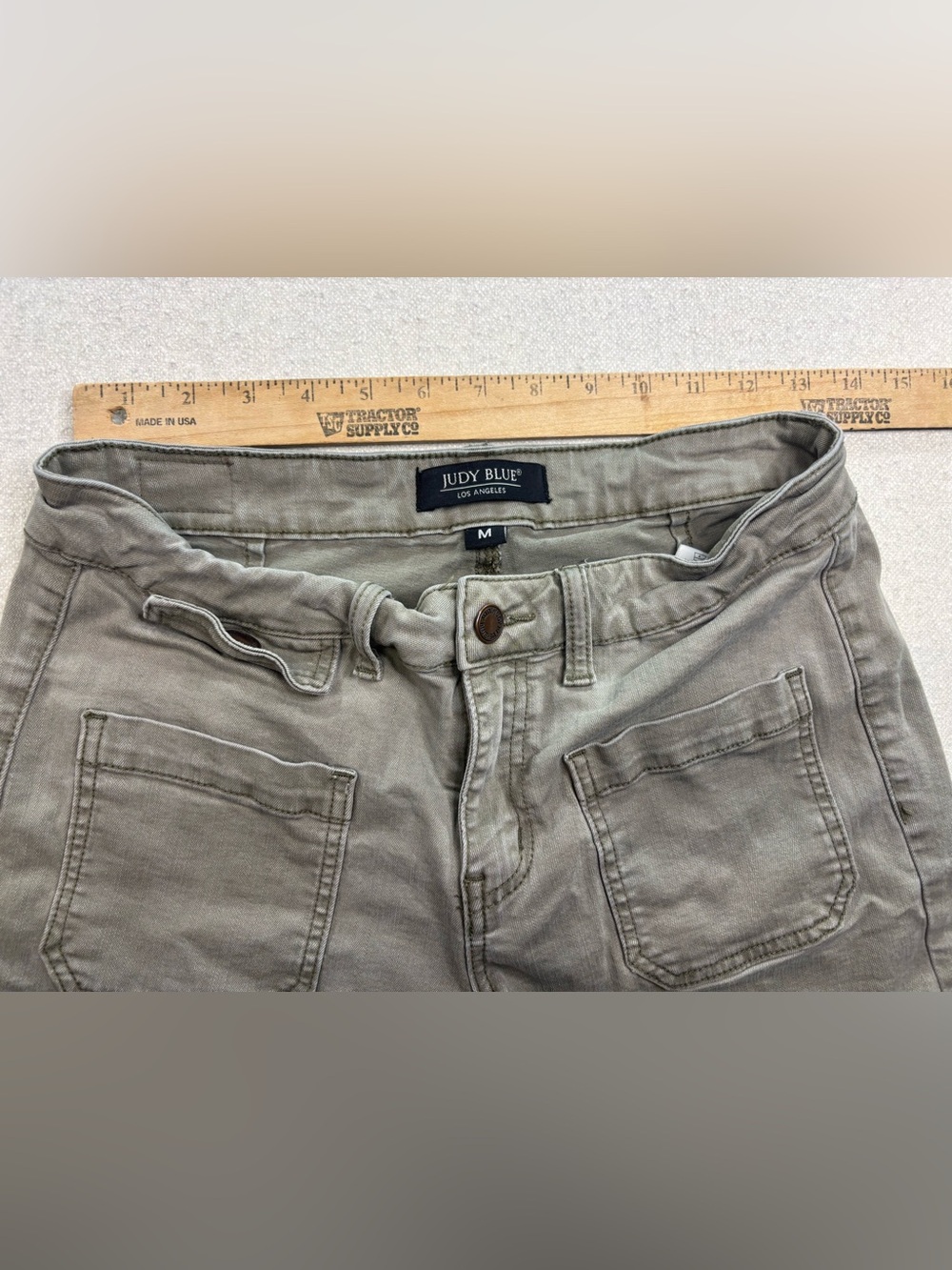 Judy Blue Olive Green Stretch Frayed Hem Shorts Women’s Medium Casual Summer - Picture 4 of 5